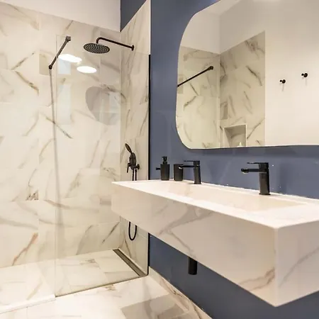 Modern & Spacious - Historic Center By Rems Apartment