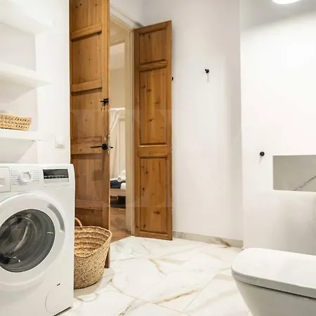 Apartment Modern & Spacious - Historic Center By Rems