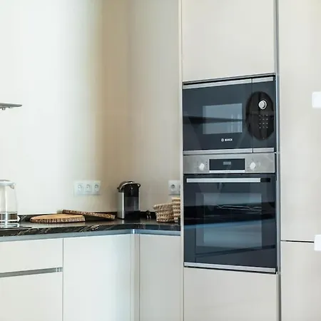 Modern & Spacious - Historic Center By Rems *